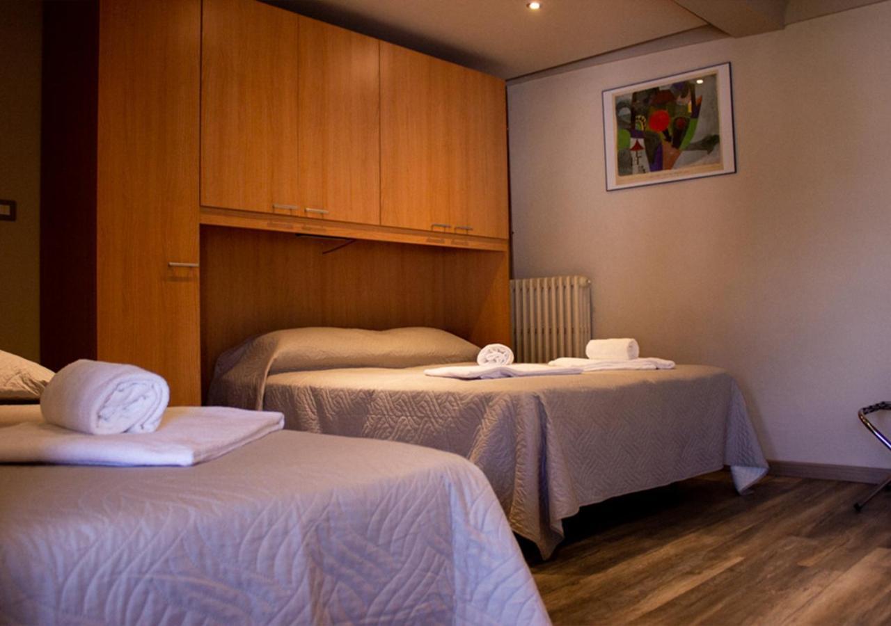 Trattoria Due Citroni Hotel Casalgrasso ภายนอก รูปภาพ