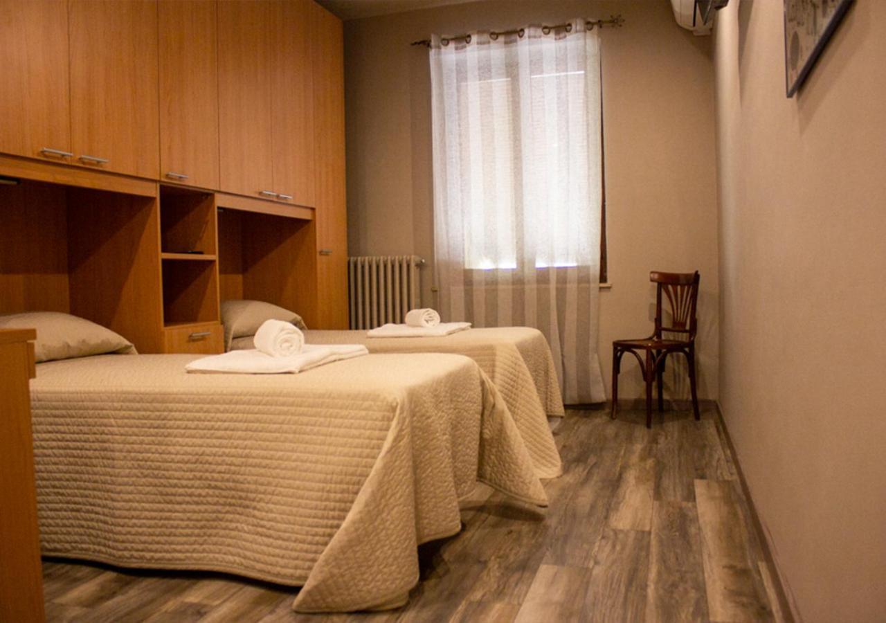 Trattoria Due Citroni Hotel Casalgrasso ภายนอก รูปภาพ