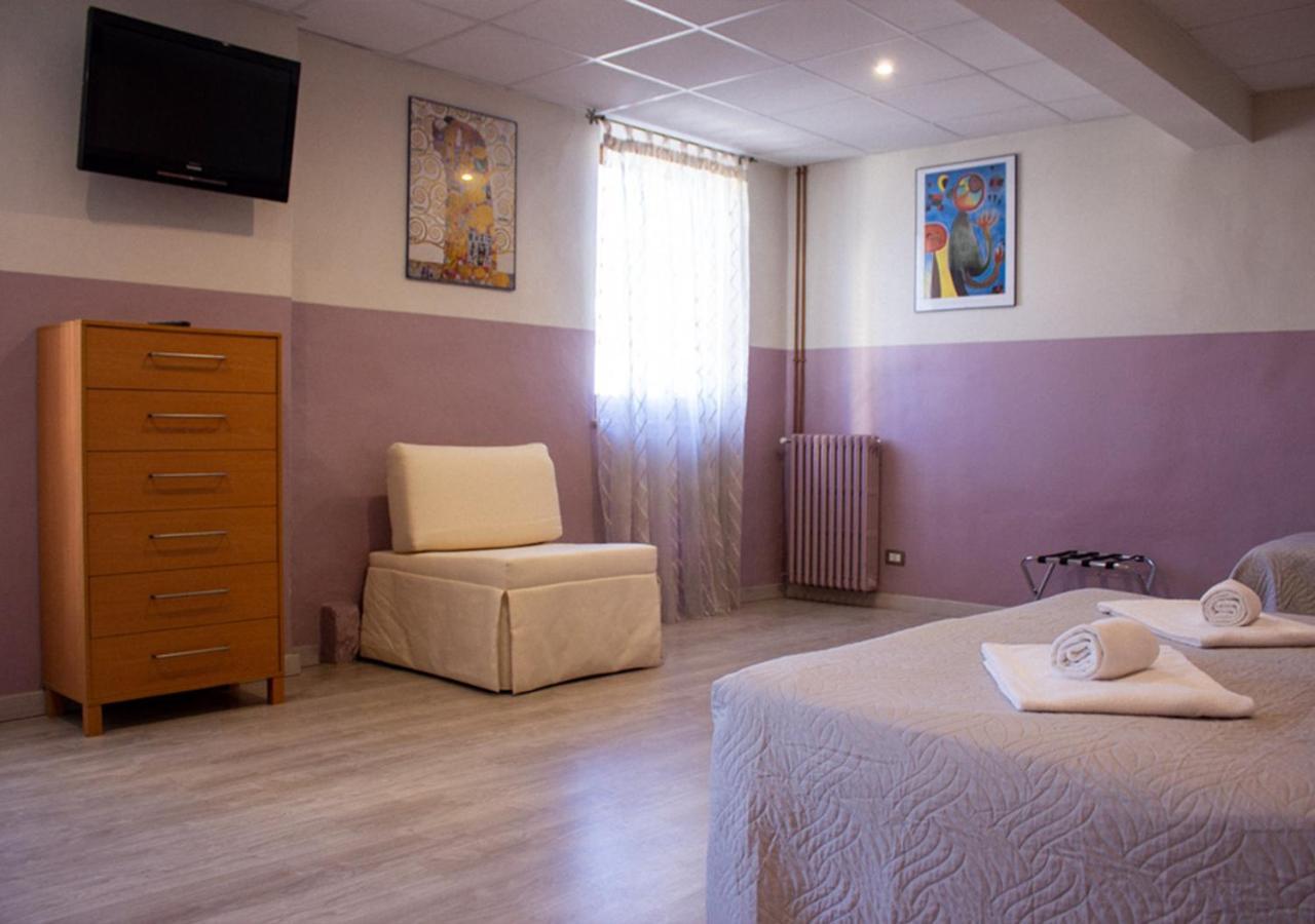 Trattoria Due Citroni Hotel Casalgrasso ภายนอก รูปภาพ