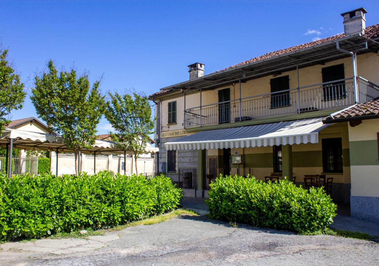 Trattoria Due Citroni Hotel Casalgrasso ภายนอก รูปภาพ