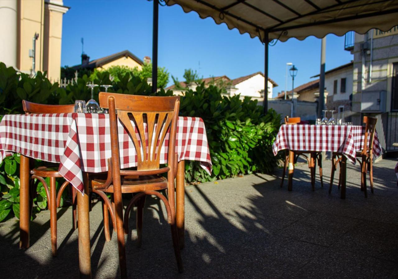 Trattoria Due Citroni Hotel Casalgrasso ภายนอก รูปภาพ
