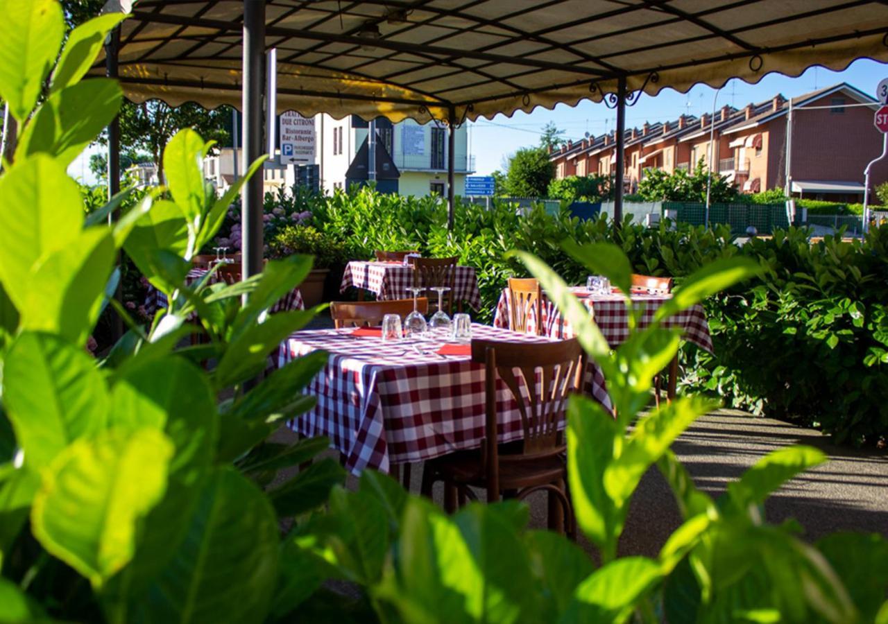 Trattoria Due Citroni Hotel Casalgrasso ภายนอก รูปภาพ
