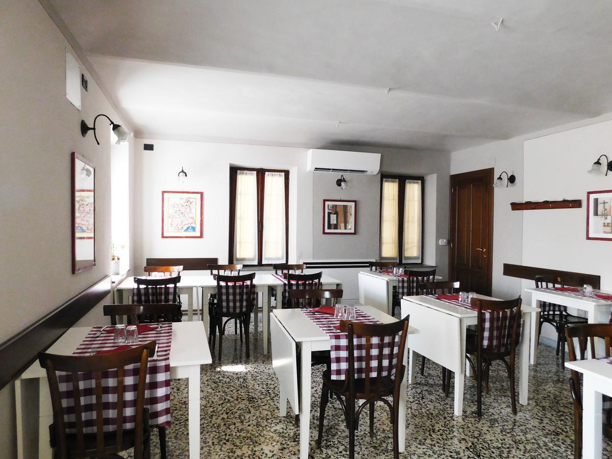 Trattoria Due Citroni Hotel Casalgrasso ภายนอก รูปภาพ