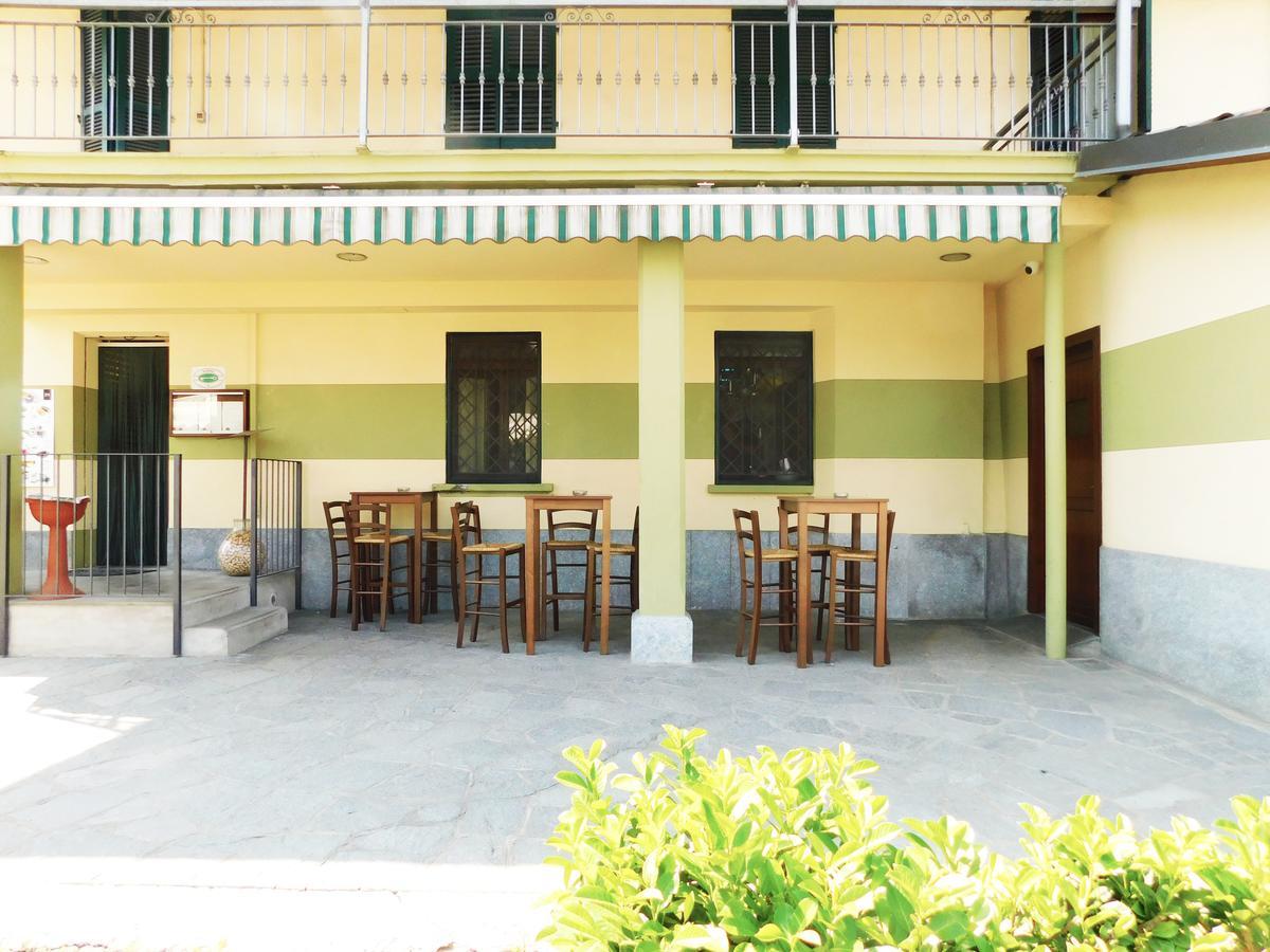 Trattoria Due Citroni Hotel Casalgrasso ภายนอก รูปภาพ
