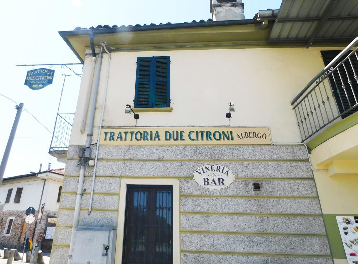 Trattoria Due Citroni Hotel Casalgrasso ภายนอก รูปภาพ